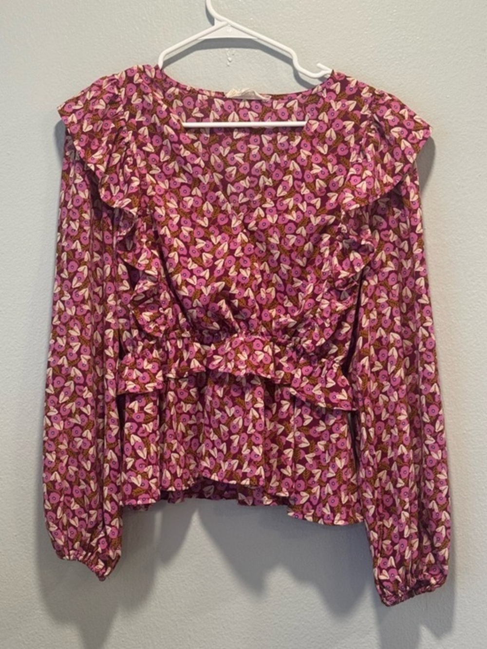 Entro Women’s Pink Floral Ruffle Long-Sleeve Blouse Medium